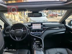 تۆیۆتا کامری